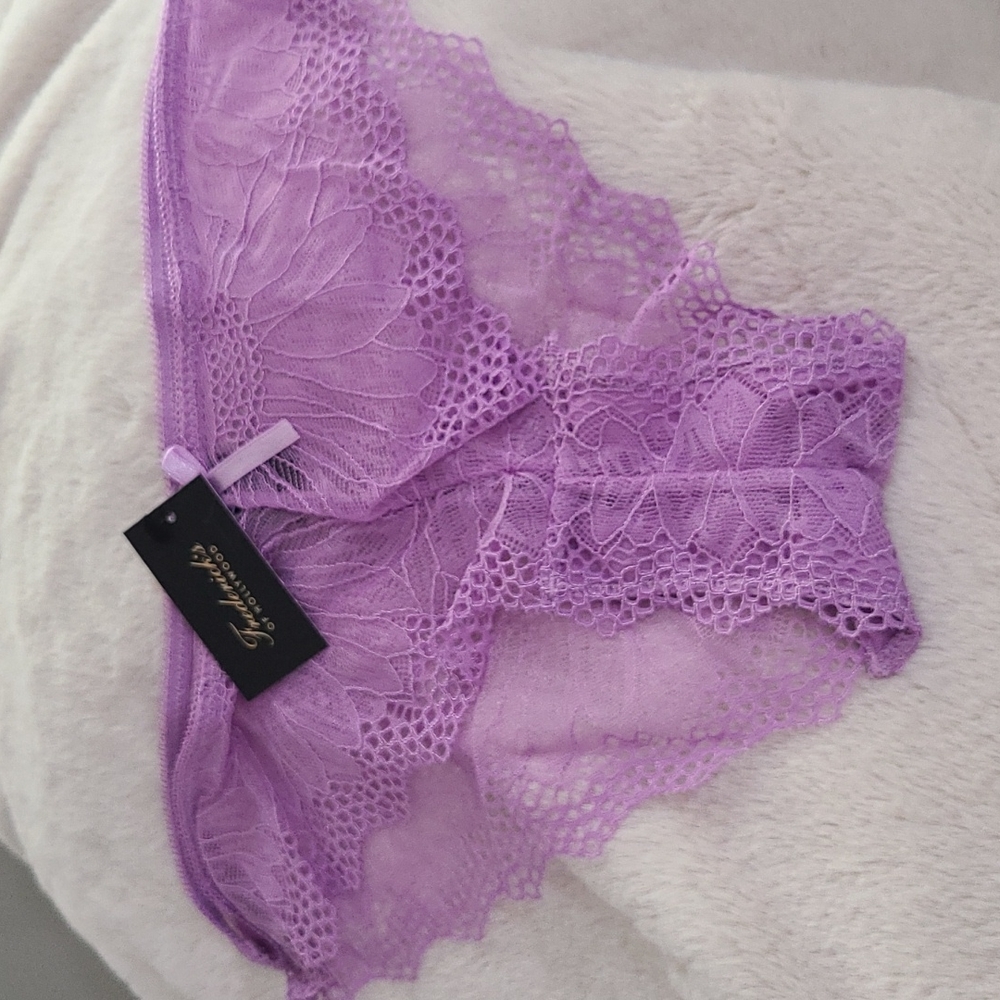 Fredrick's of Hollywood lace bikini sz M